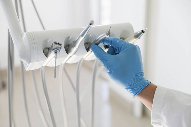 Professional Teeth Whitening technician working in Country Knolls, NY